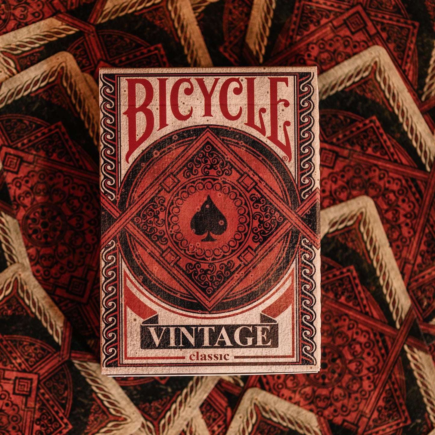 Fournier Bicycle Vintage Playing 1 Deck, Air Cushion Finish, Professional, Superb Handling & Durability, Gift for Card Collectors, Black & Red