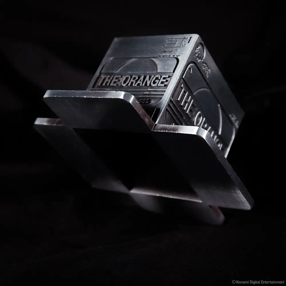 Metal Gear Solid 2 Replica Cardboard Box