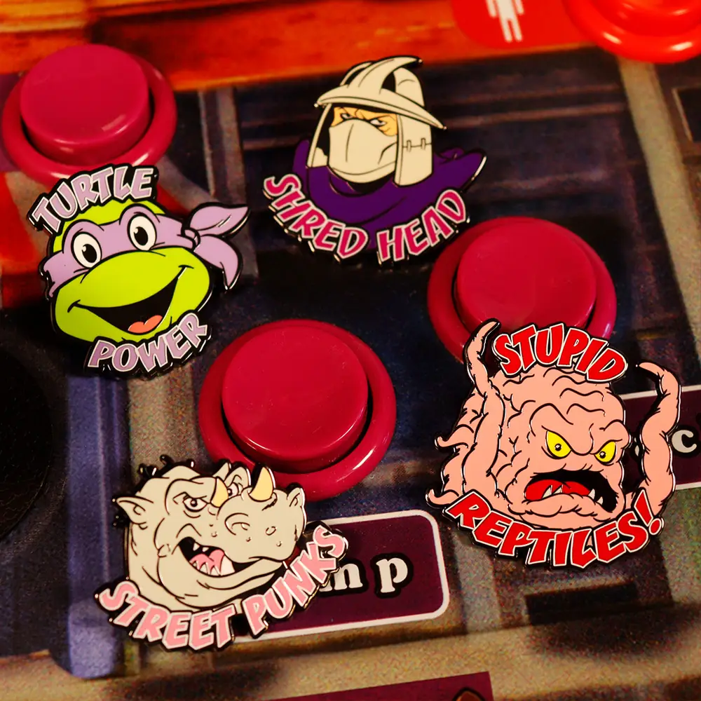 Teenage Mutant Ninja Turtles Mystery Pin Badge CDU Containing 12 Blind Boxes