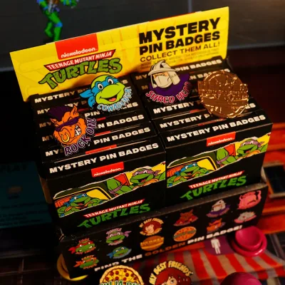 Teenage Mutant Ninja Turtles Mystery Pin Badge CDU Containing 12 Blind Boxes